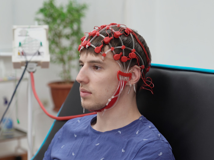 Ээг иркутск. Электроэнцефалография головного мозга (ЭЭГ). Нейрософт шапочка для ЭЭГ. Шапки EEG медиком. Шапочка для энцефалографа.