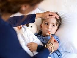 Низкая температура у ребенка: причины и лечение