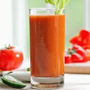 Овощной сок с томатом и зеленью