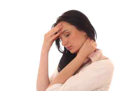 Головная боль, шум в ушах, слабость: частые причины и способы лечения