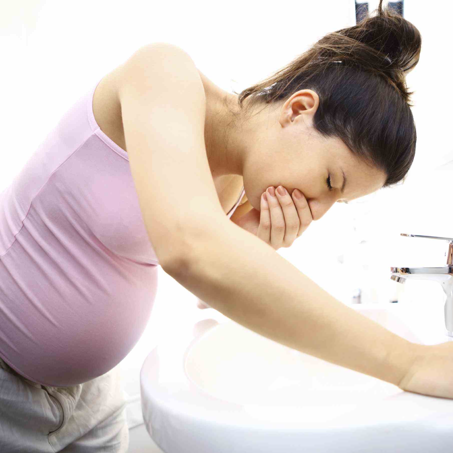 Схватки утром. Беременность. Ранние токсикозы беременных. Тошнота беременных.