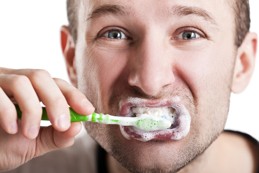 Зубная щетка переносит возбудитель сифилиса