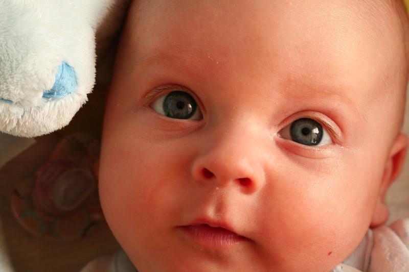 Смена цвета глаз у новорождённого