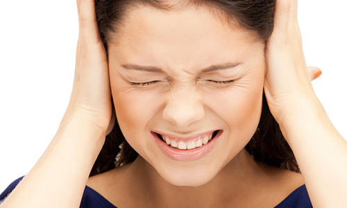 Заложенность в ушах в результате насморка