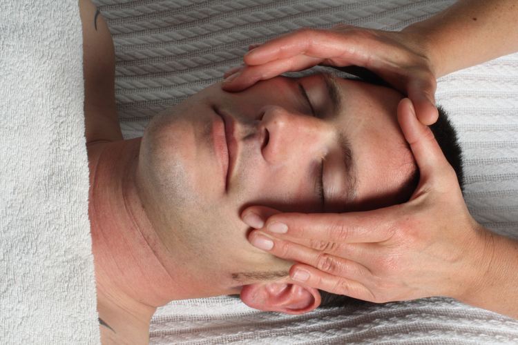 Lymph massage of face