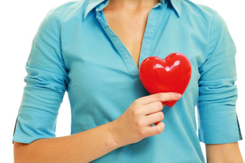 Колющая боль в области сердца: причины, что делать?