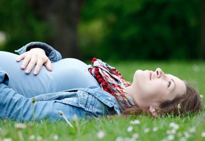 Как справиться с болью в животе при беременности