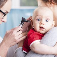 Кровь из уха при отите у ребенка и взрослых: почему и что делать