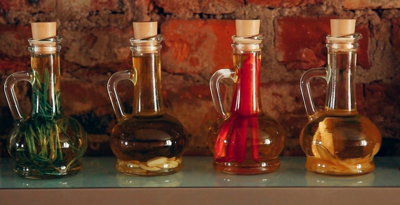 Настойки на меду с оливковым маслом, лимоном и перцем или чесноком